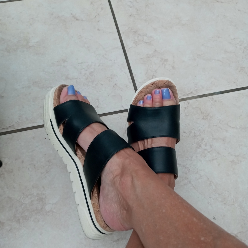 Adrienne Vittadini sport sandels.